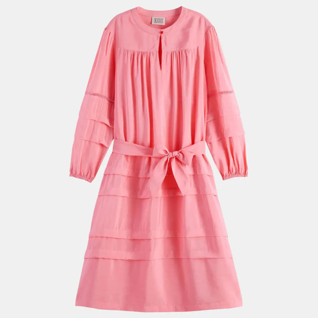 Robe longue à ceinture et détails plissés rose